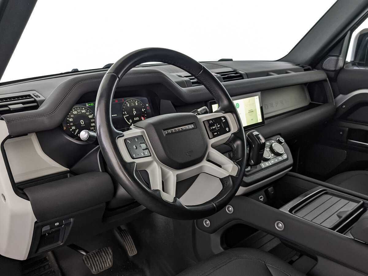 Land Rover Defender 2021