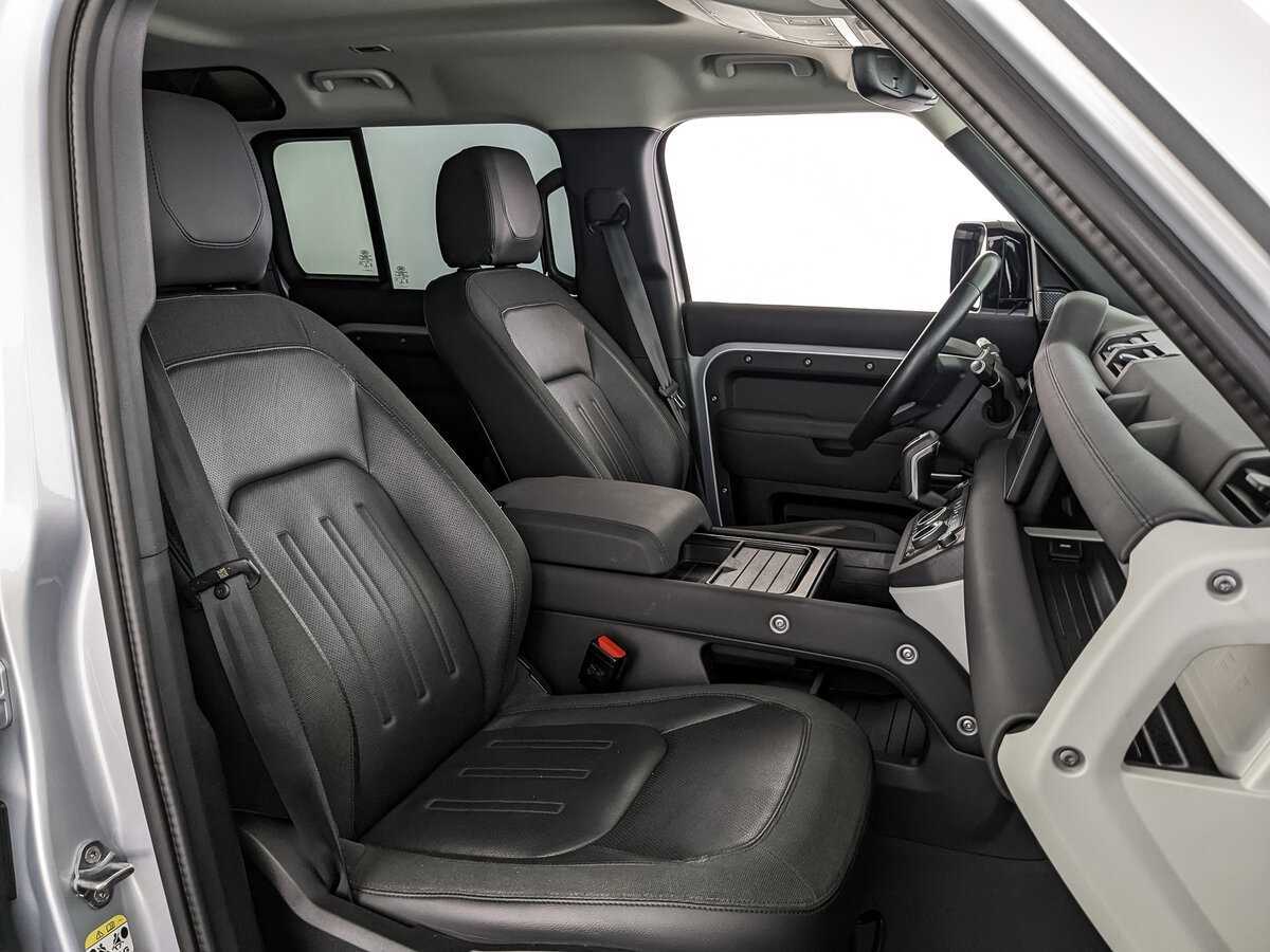 Land Rover Defender 2021