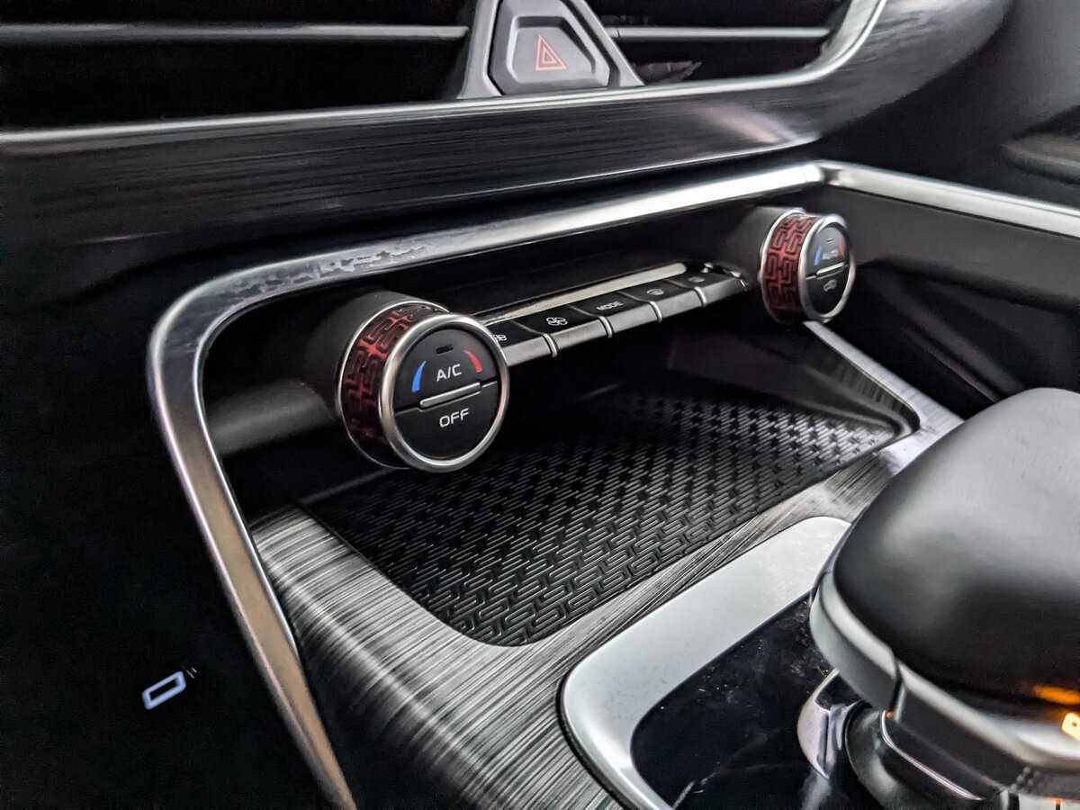 Geely Tugella 2023