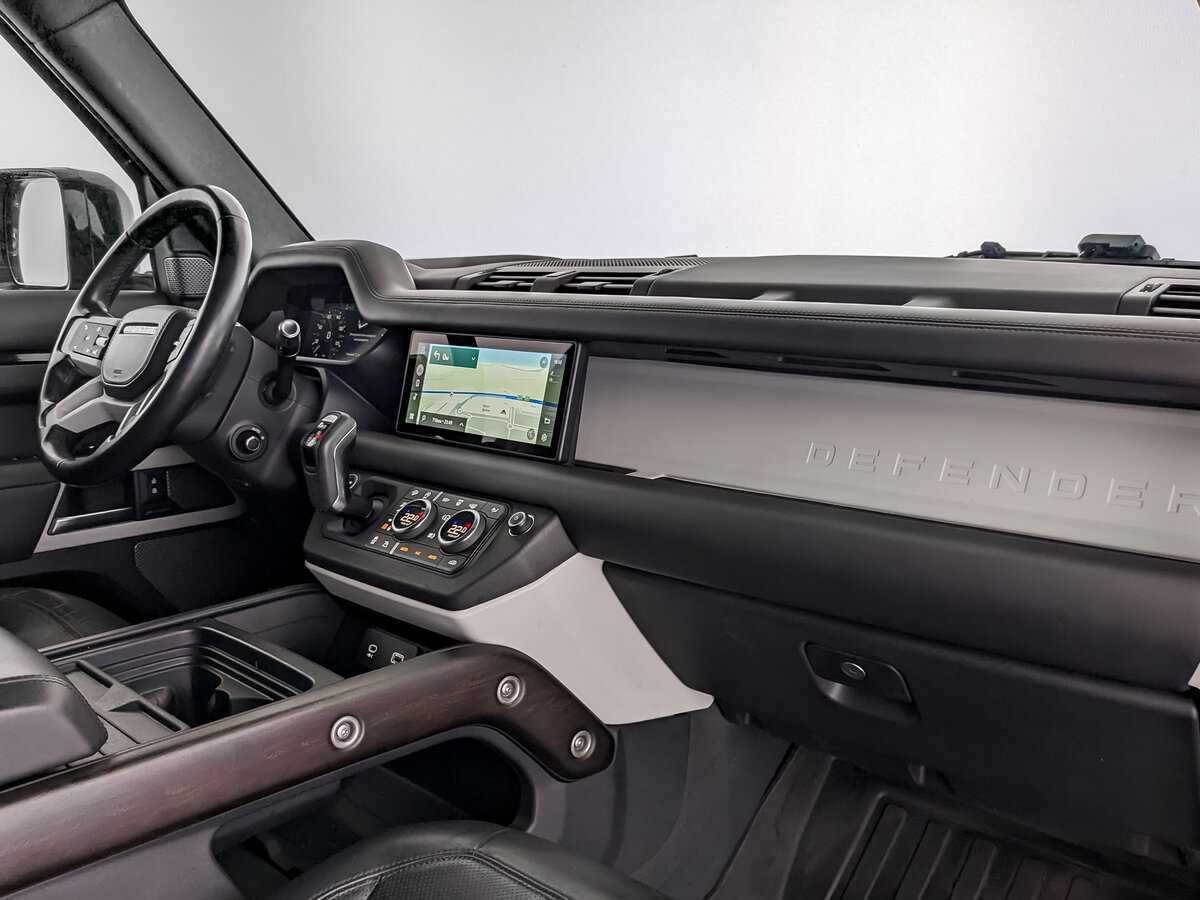 Land Rover Defender 2020