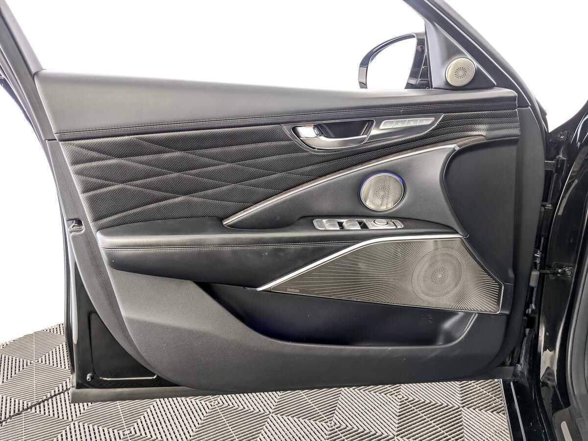 Kia K900 2019
