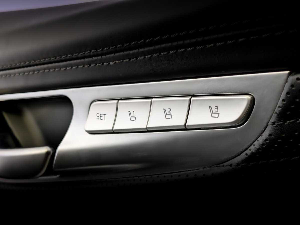 Kia K900 2019