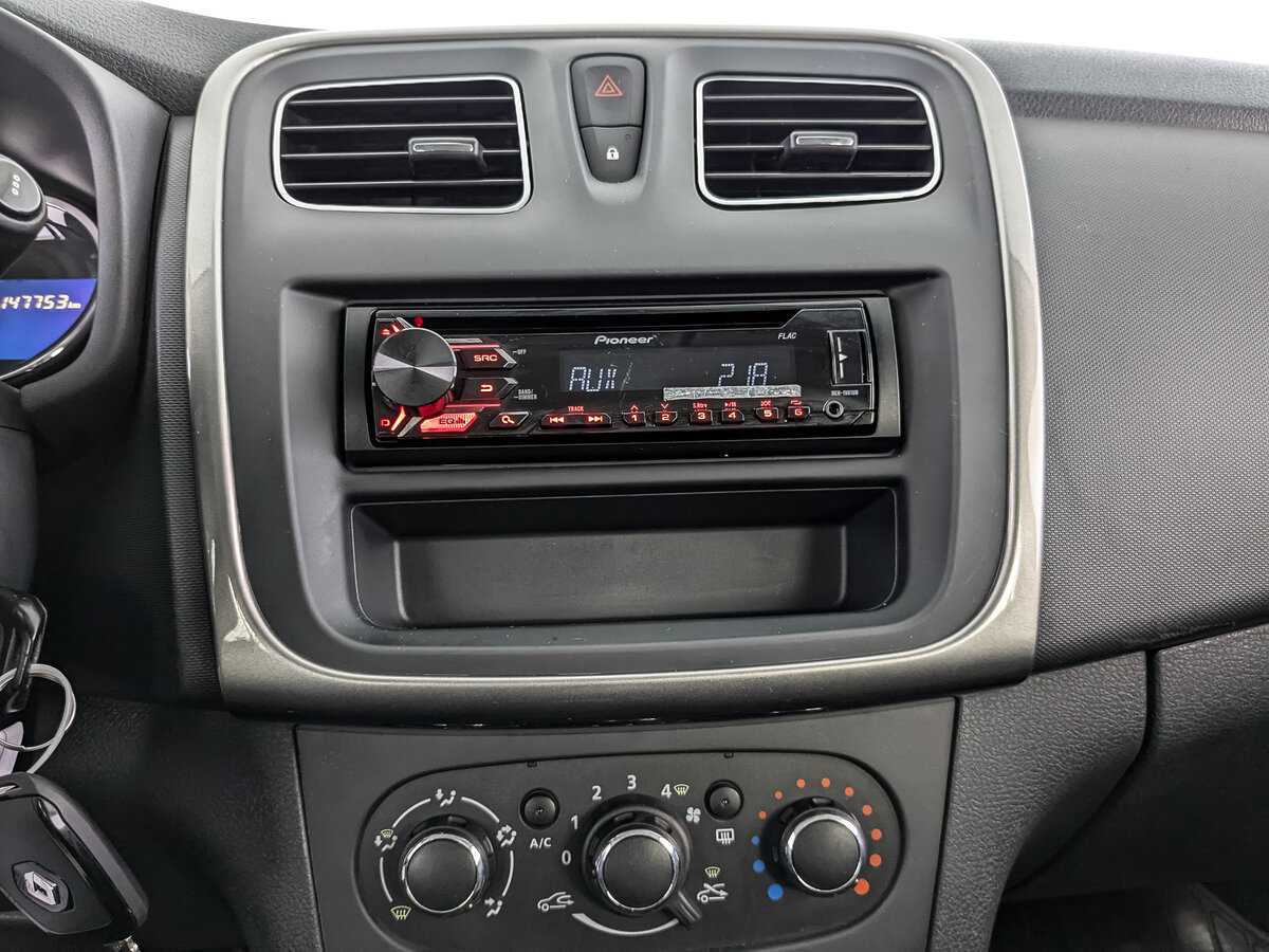 Renault Logan 2016