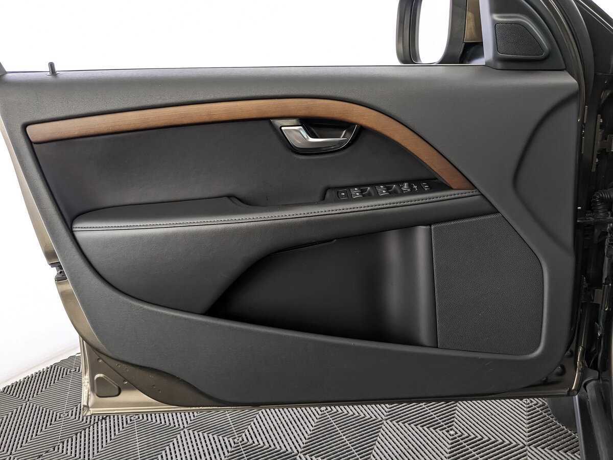 Volvo XC70 2011