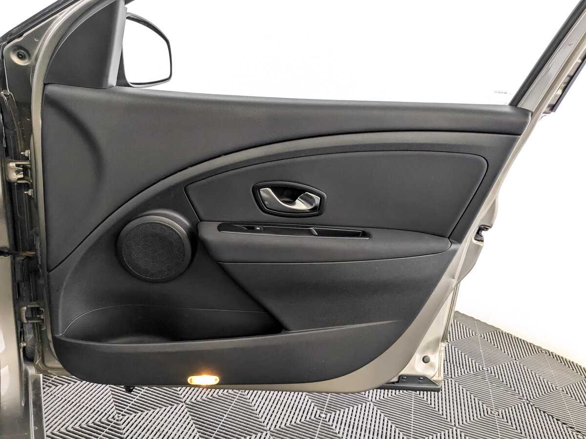 Renault Fluence 2012