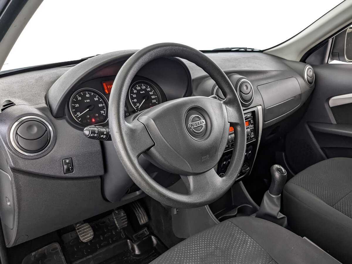 Nissan Almera 2015