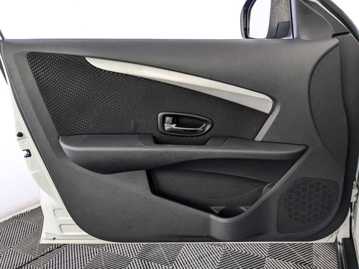 Nissan Almera 2015