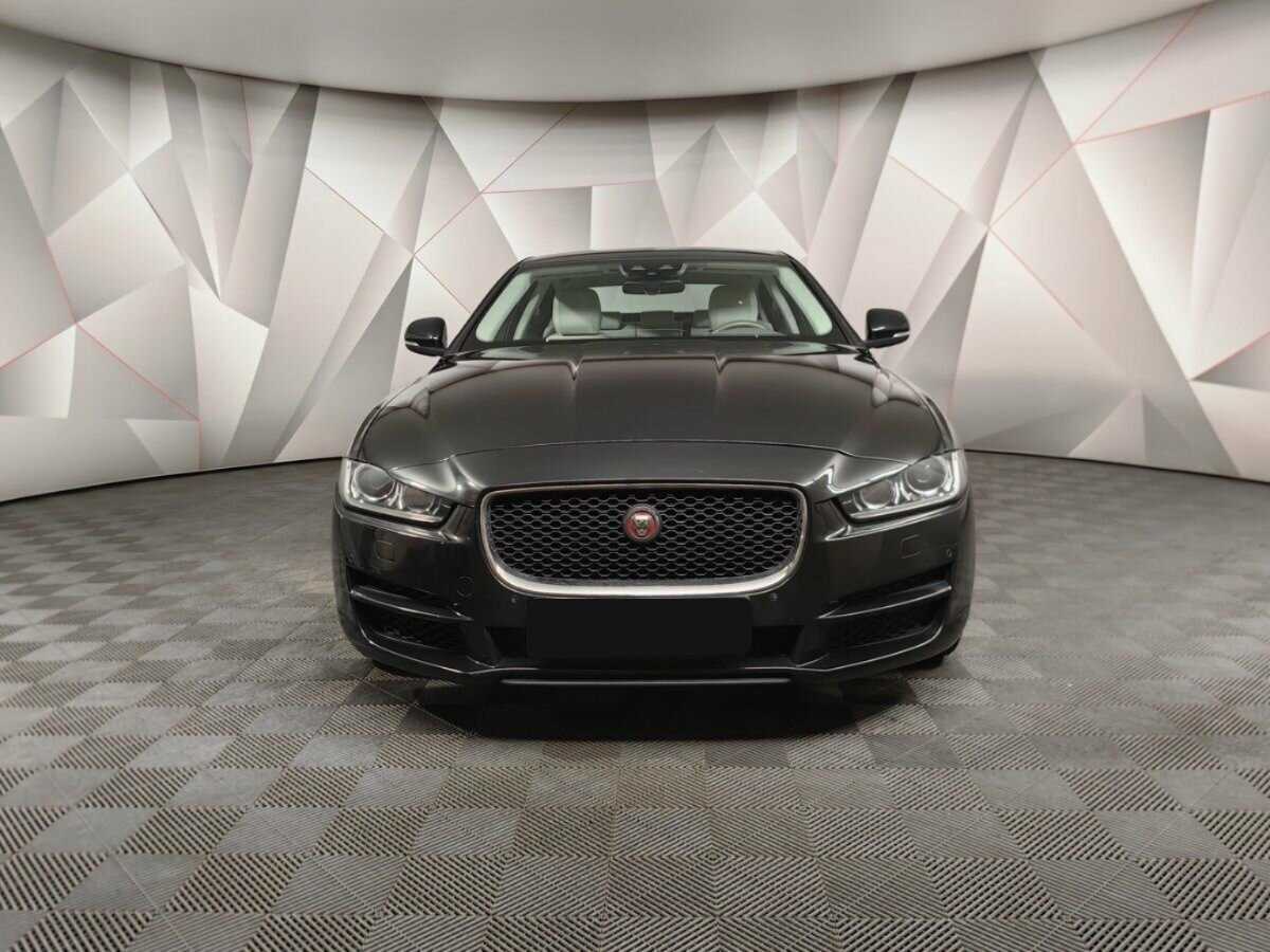 Jaguar XE