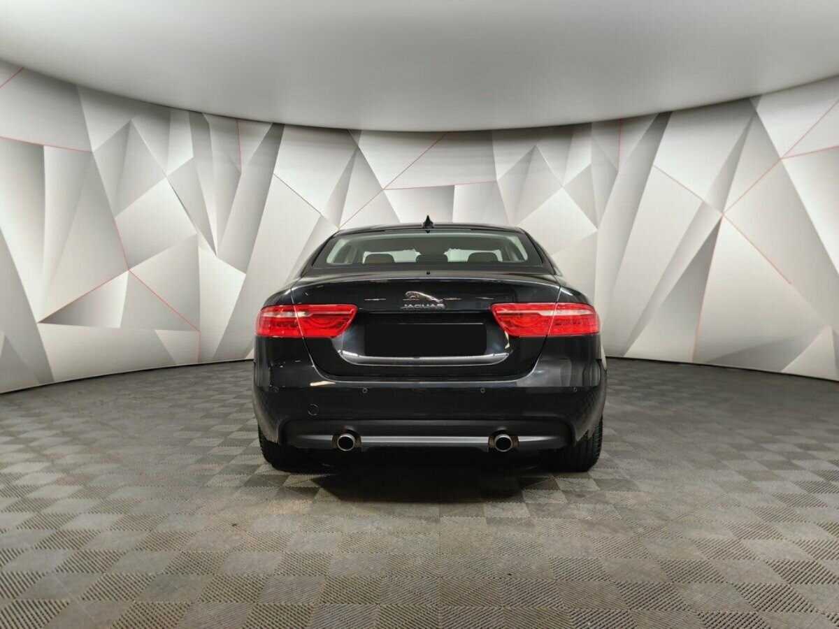 Jaguar XE