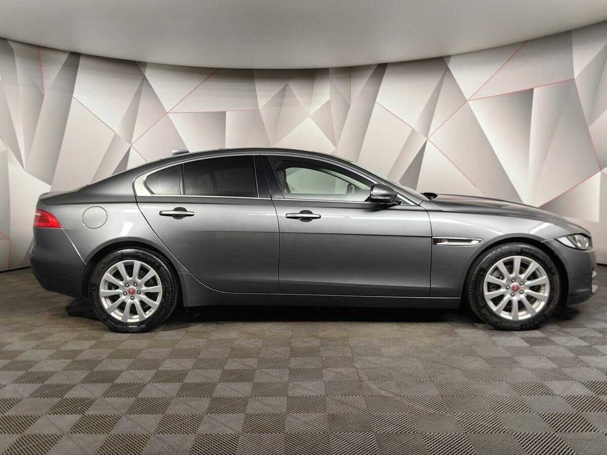 Jaguar XE