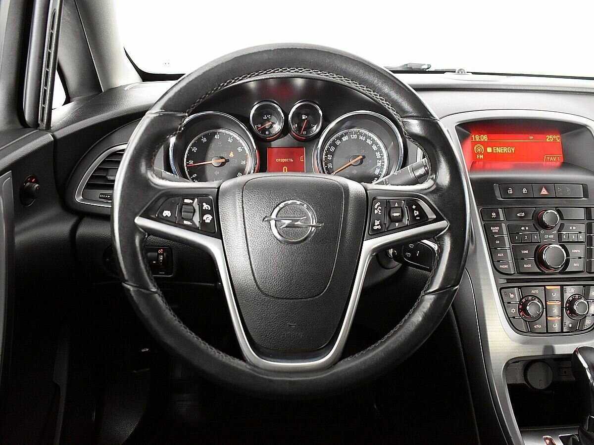 Opel Astra 2012