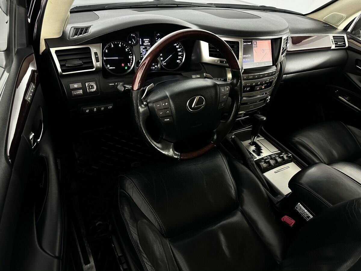 Lexus LX