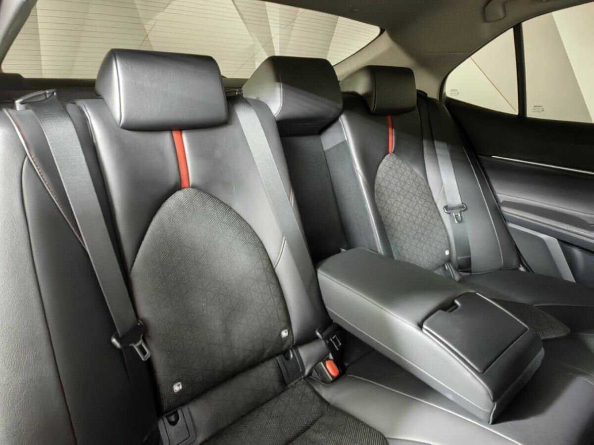 Toyota Camry 2021