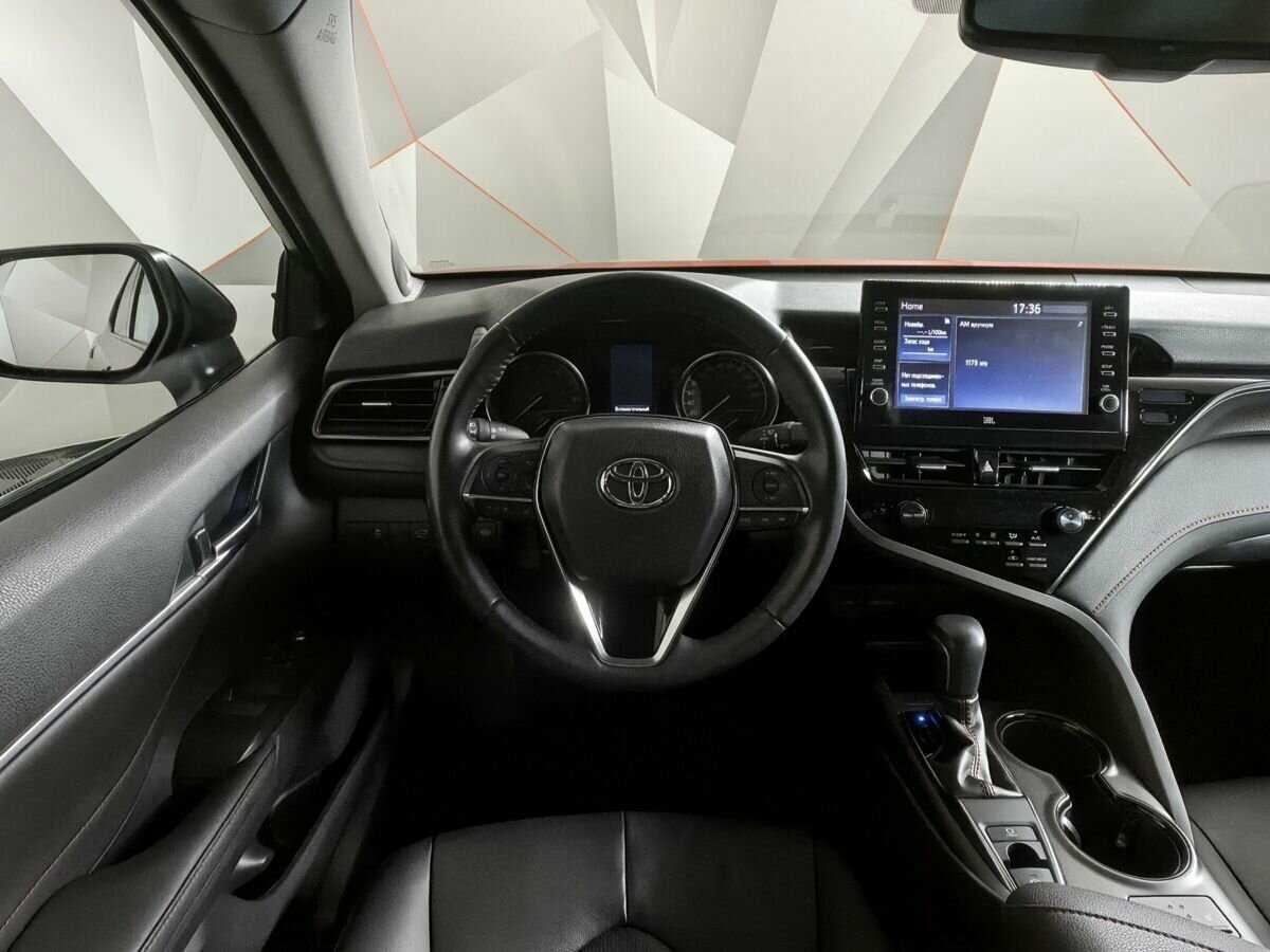Toyota Camry 2021