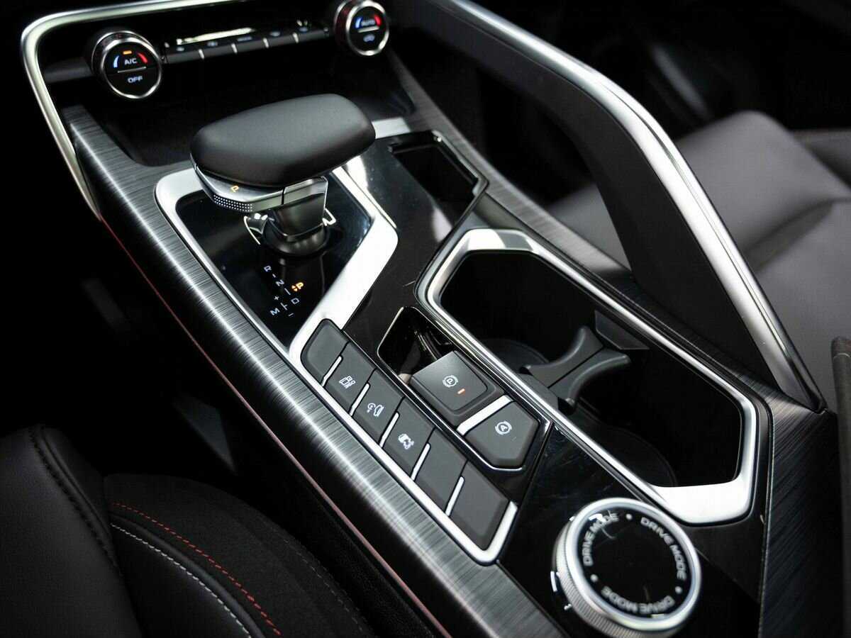 Geely Tugella 2022