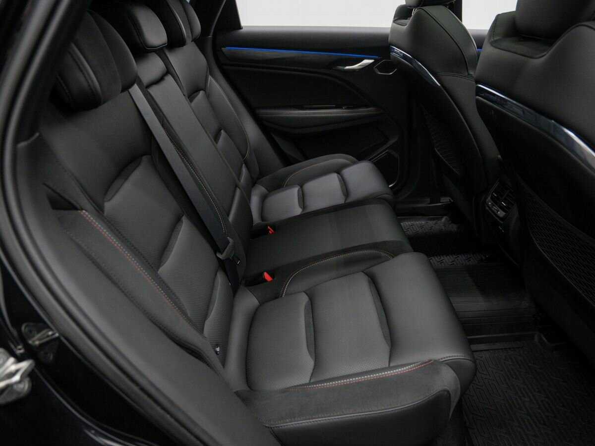 Geely Tugella 2021