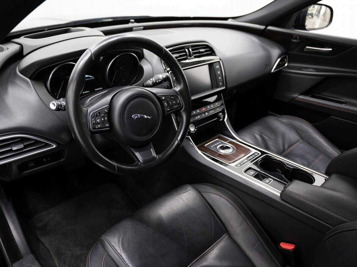 Jaguar XE