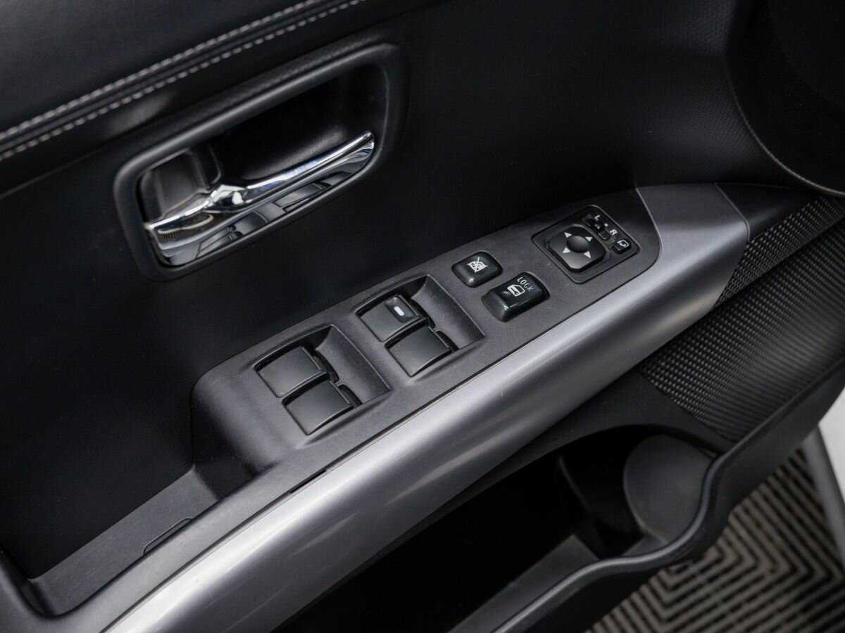 Mitsubishi Outlander 2011