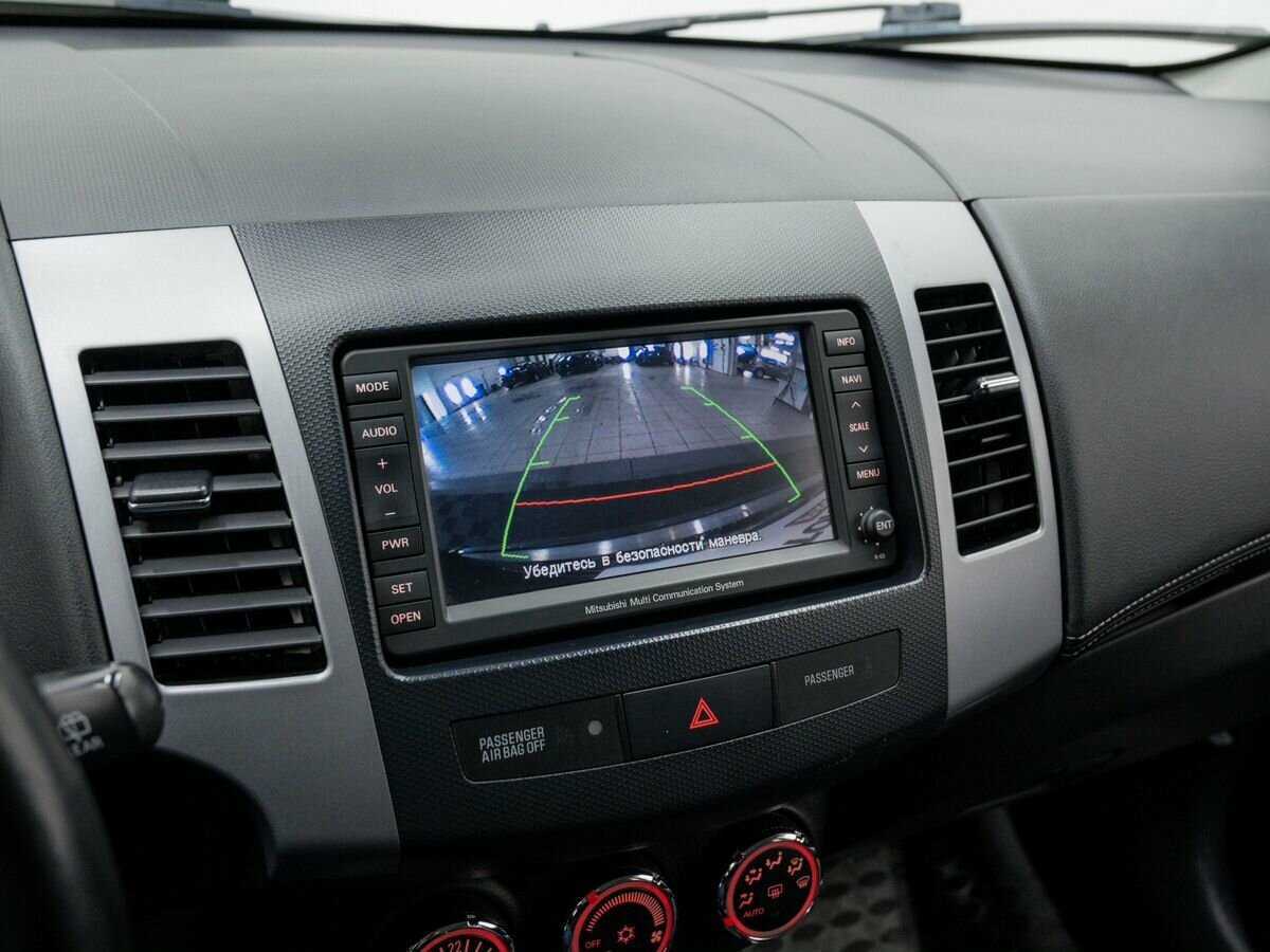 Mitsubishi Outlander 2011