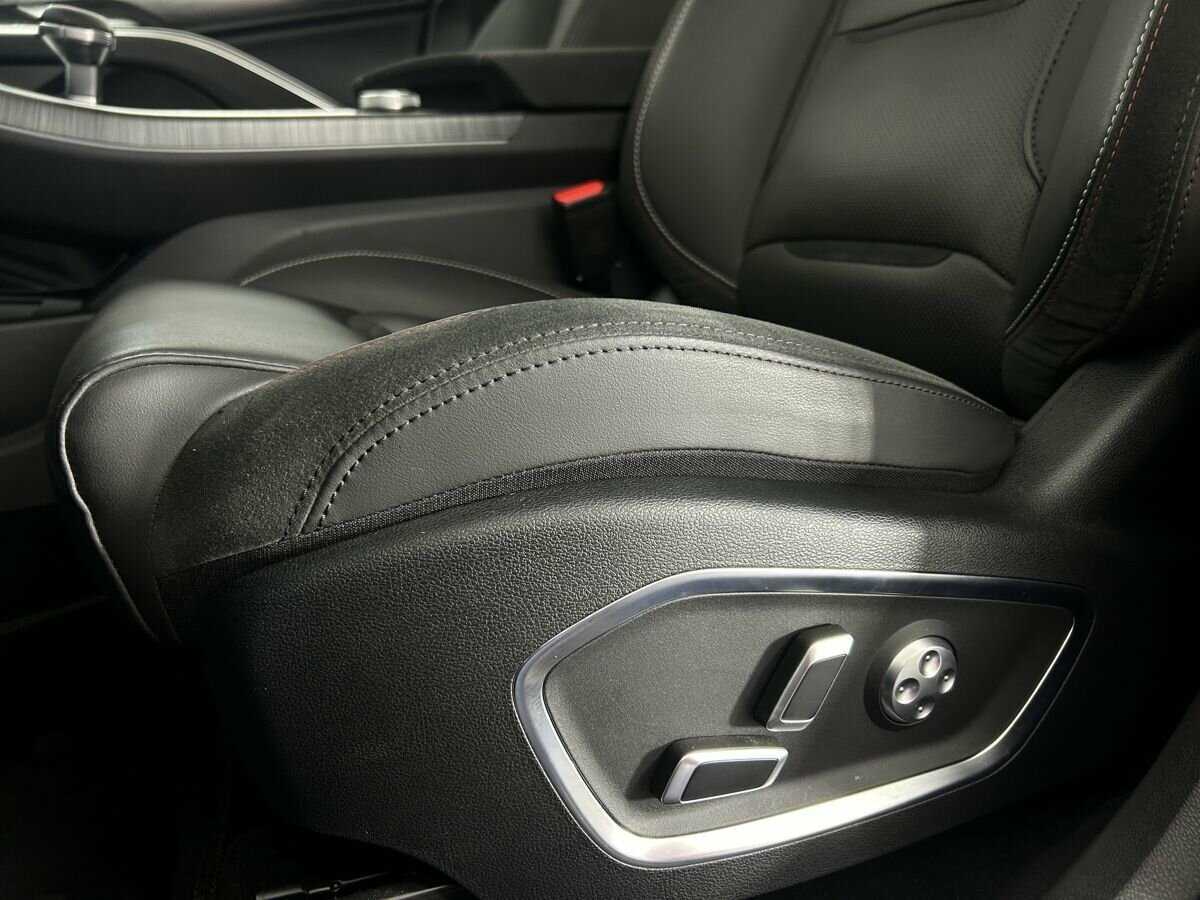 Geely Tugella 2021