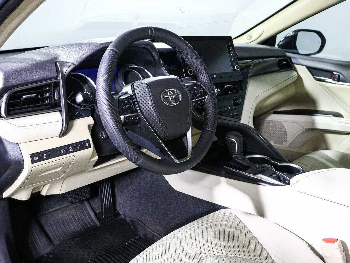 Toyota Camry 2021