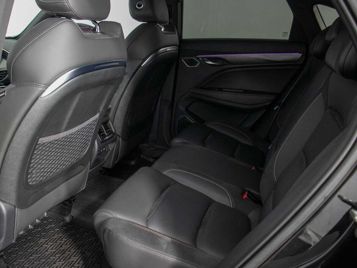 Geely Tugella 2022