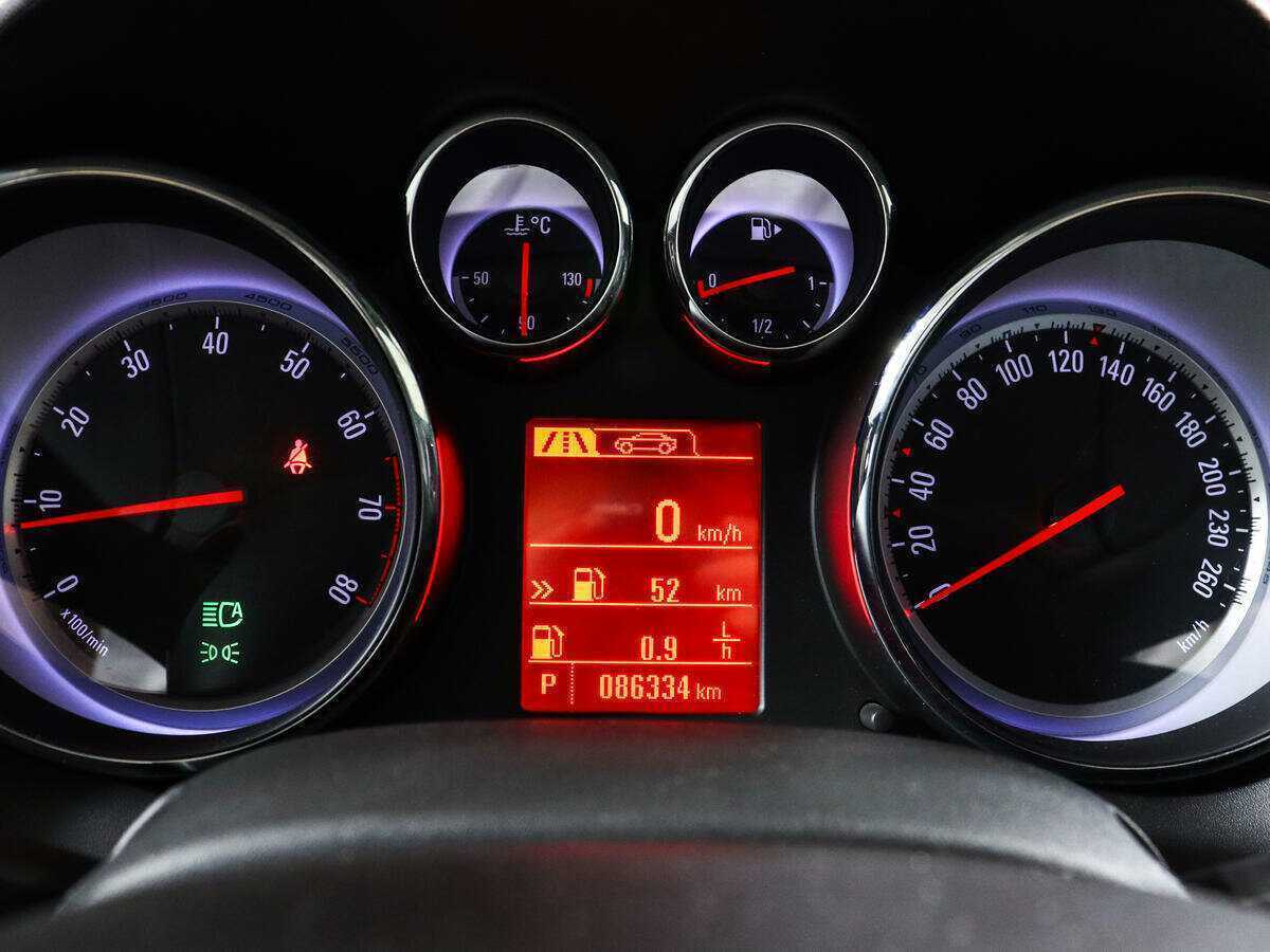 Opel Astra 2012