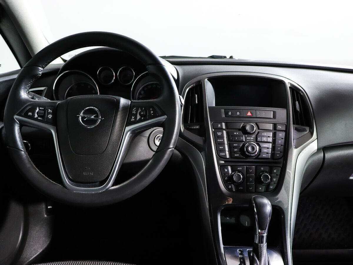 Opel Astra 2012