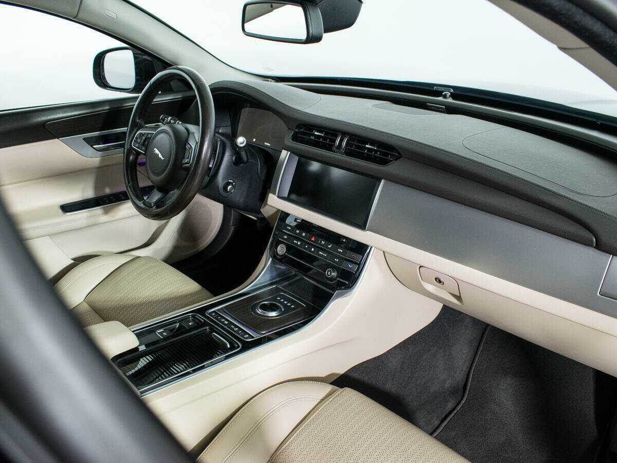 Jaguar XF 2016