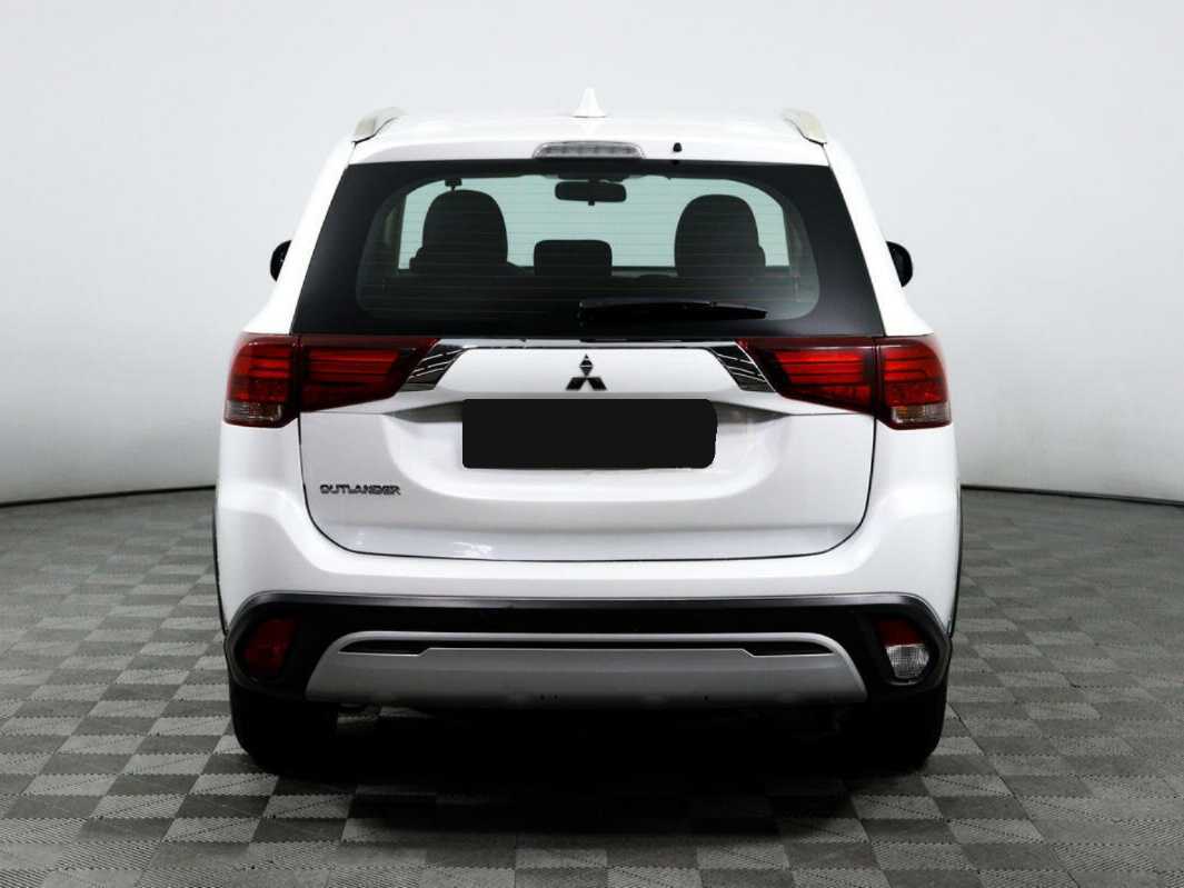 Mitsubishi Outlander 2021