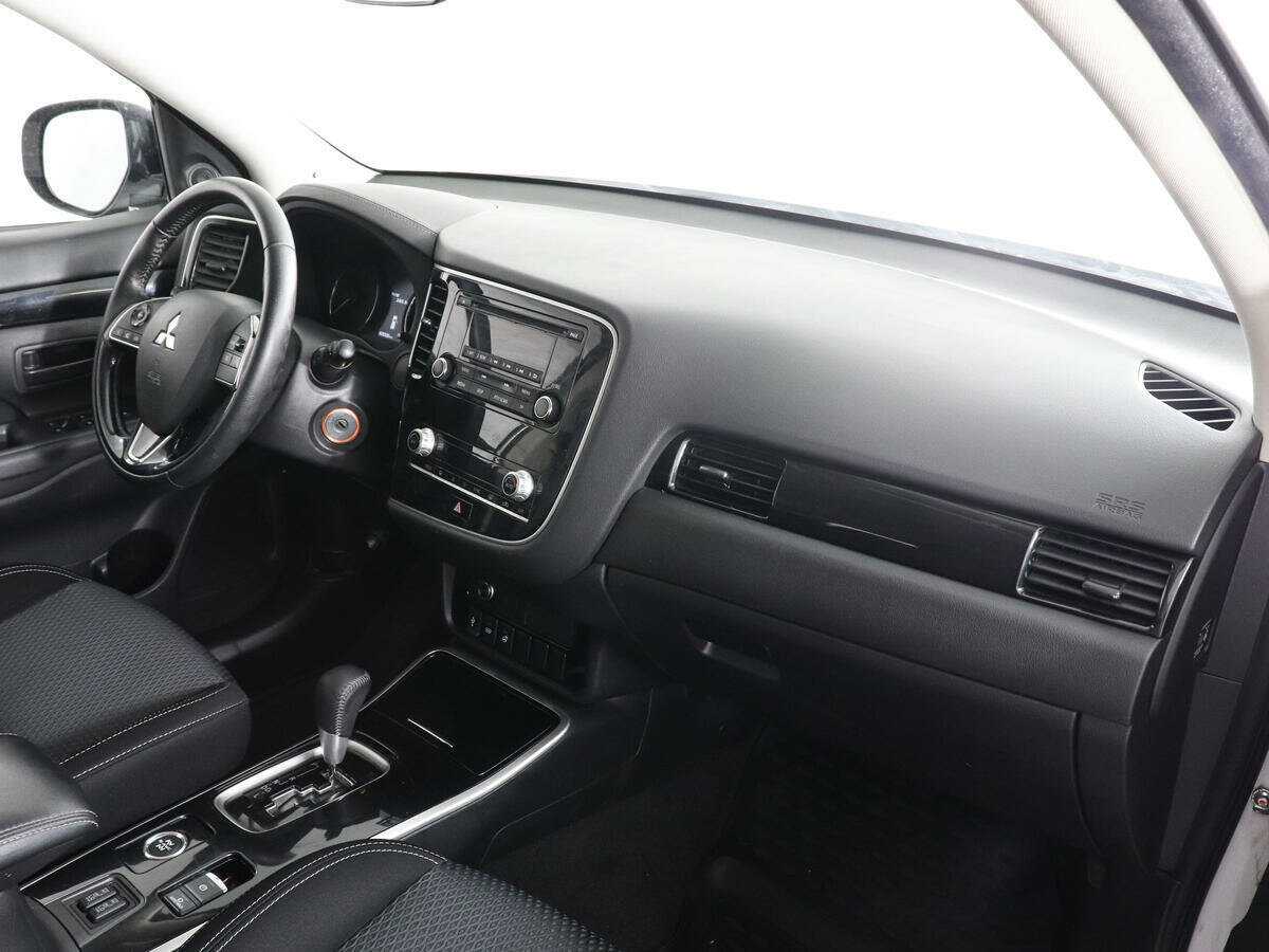Mitsubishi Outlander 2020