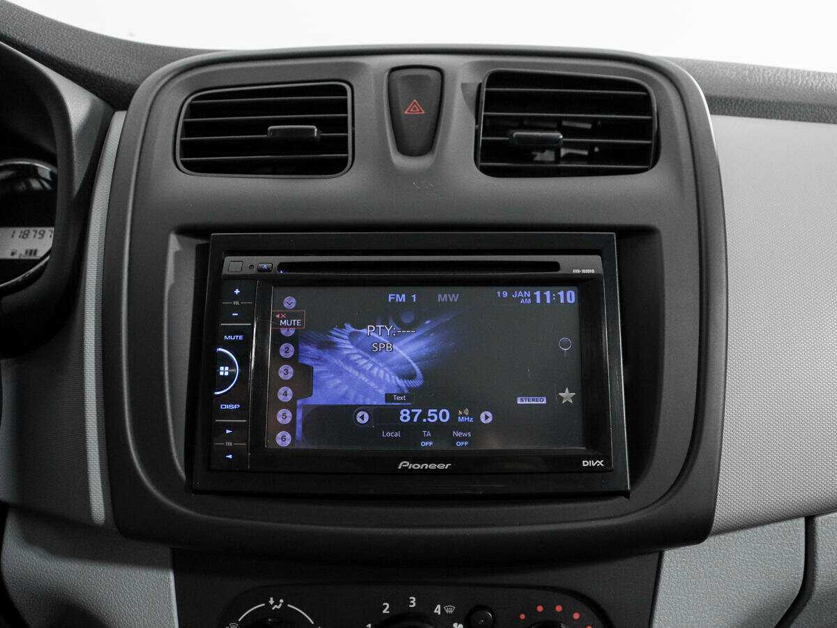 Renault Logan 2014