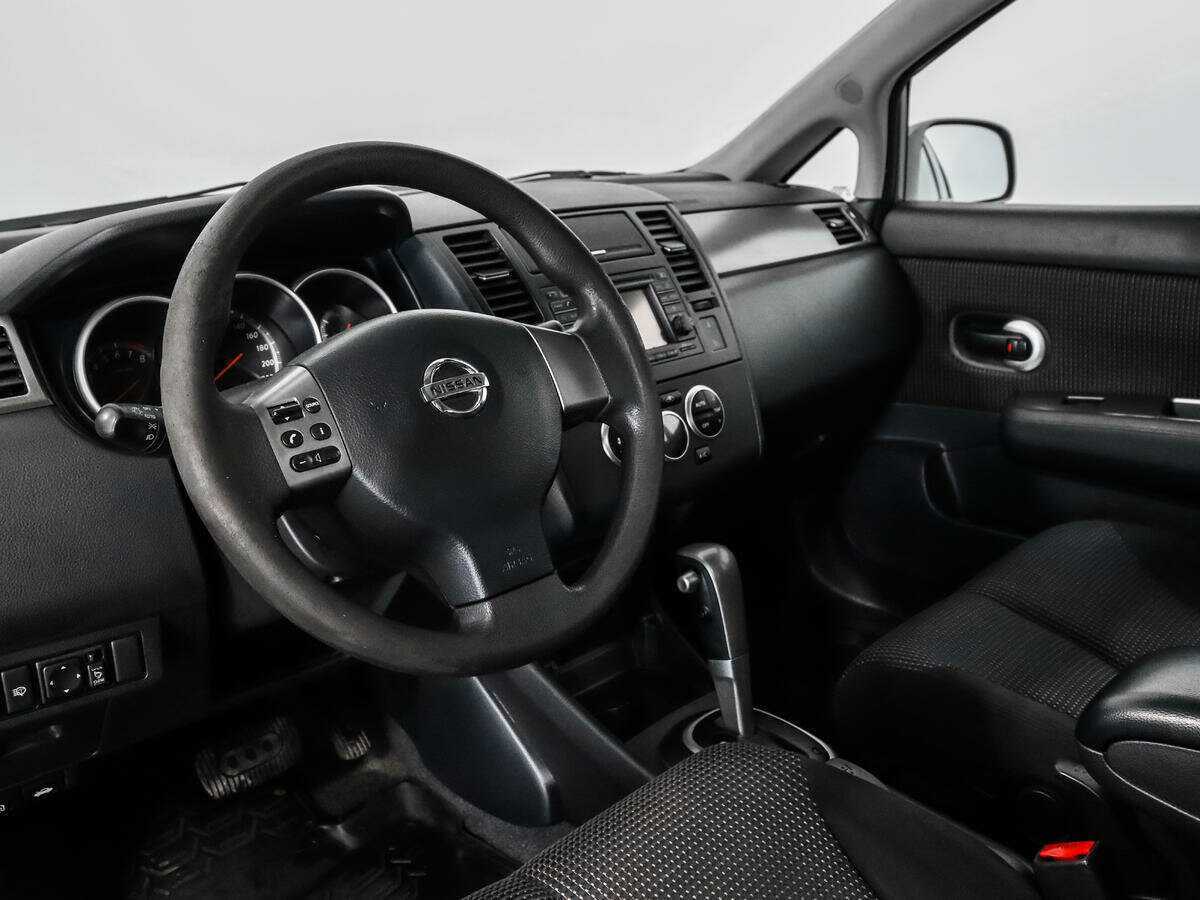 Nissan Tiida 2010