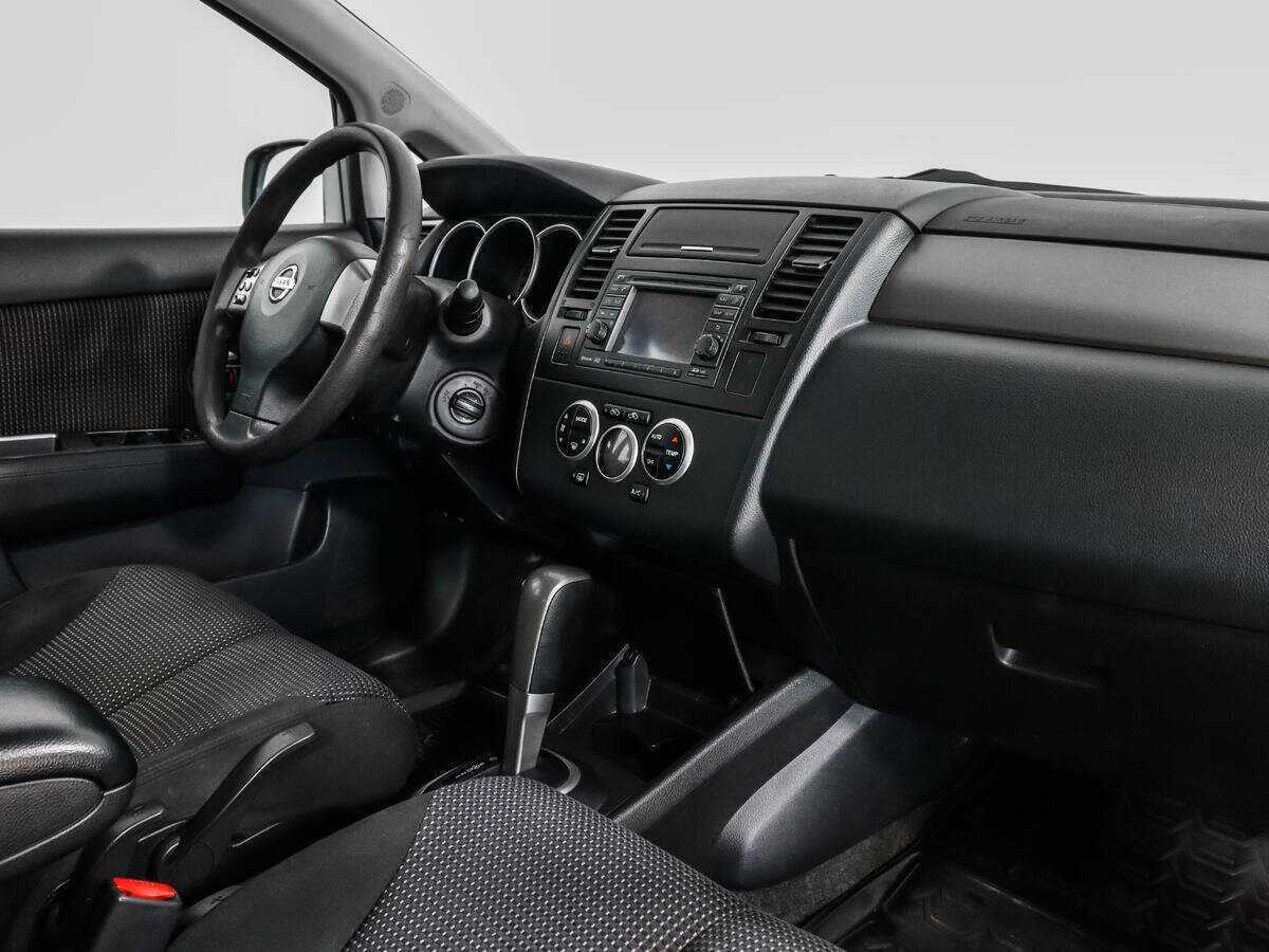 Nissan Tiida 2010