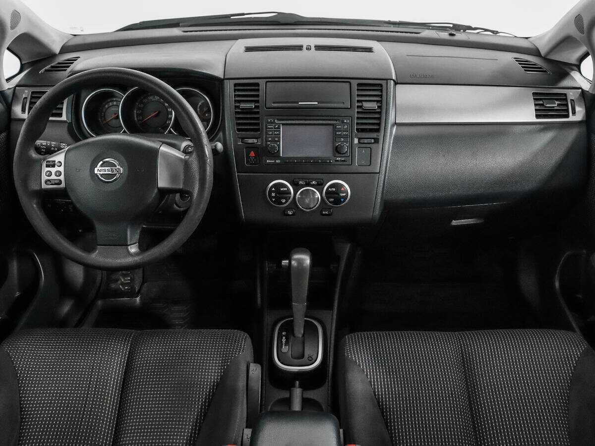 Nissan Tiida 2010