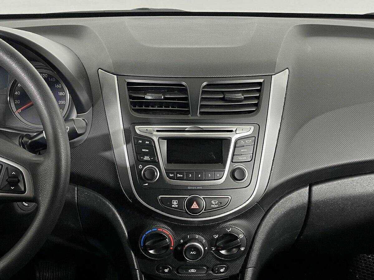 Hyundai Solaris 2015
