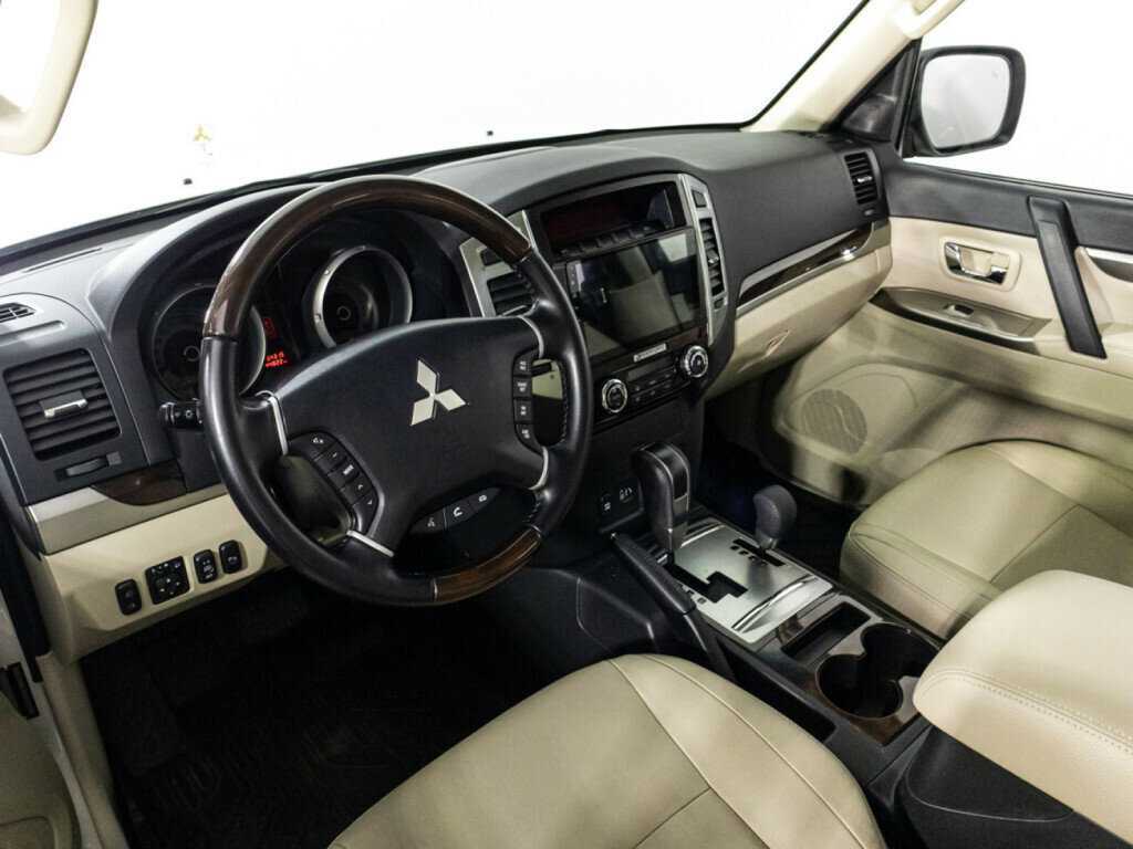 Mitsubishi Pajero 2019
