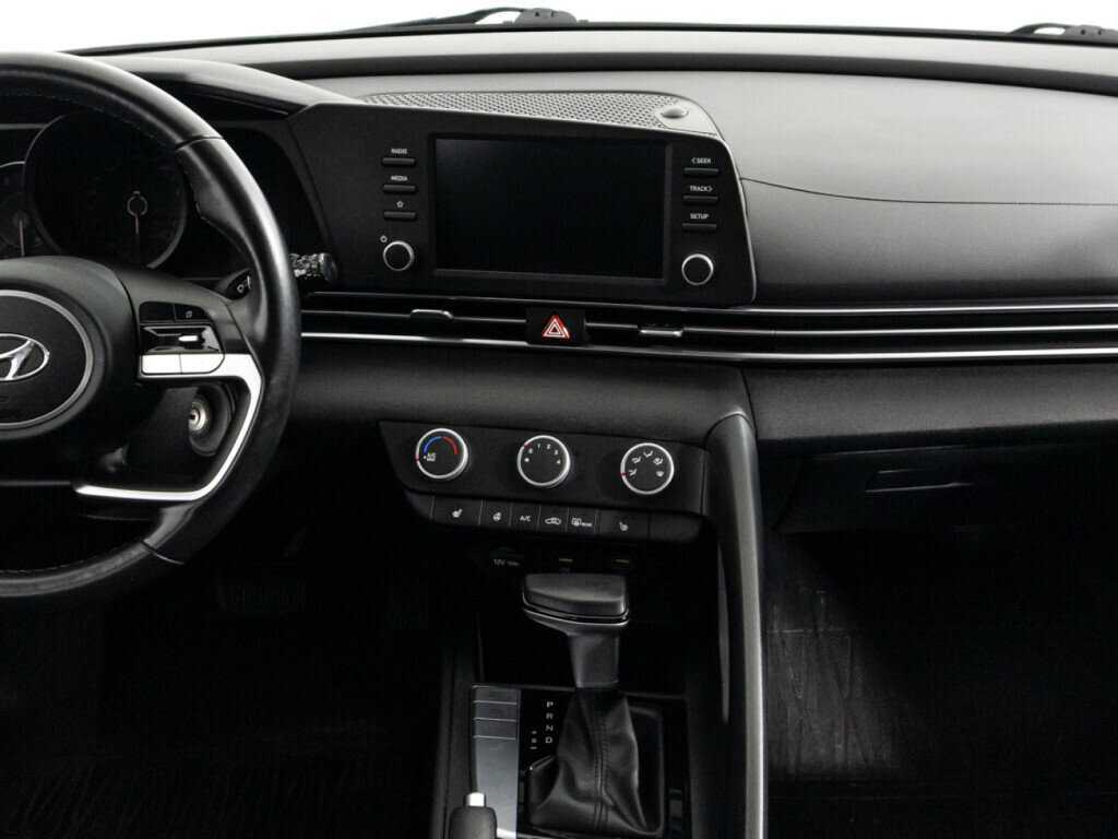 Hyundai Elantra 2021