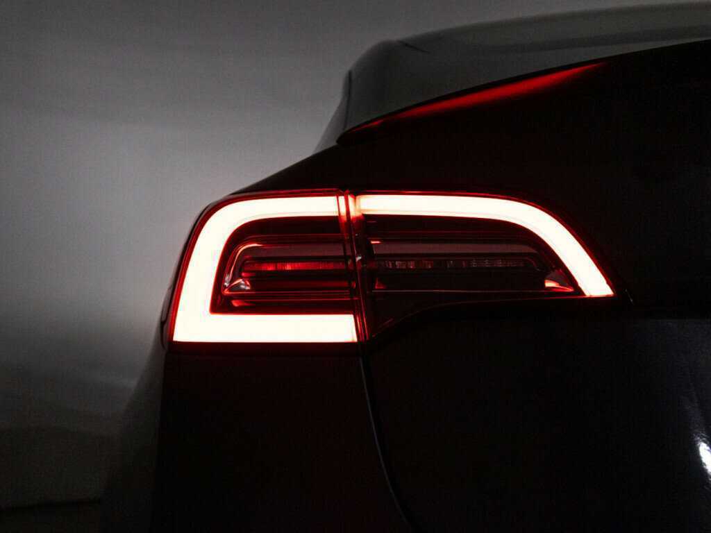 Tesla Model 3 2020