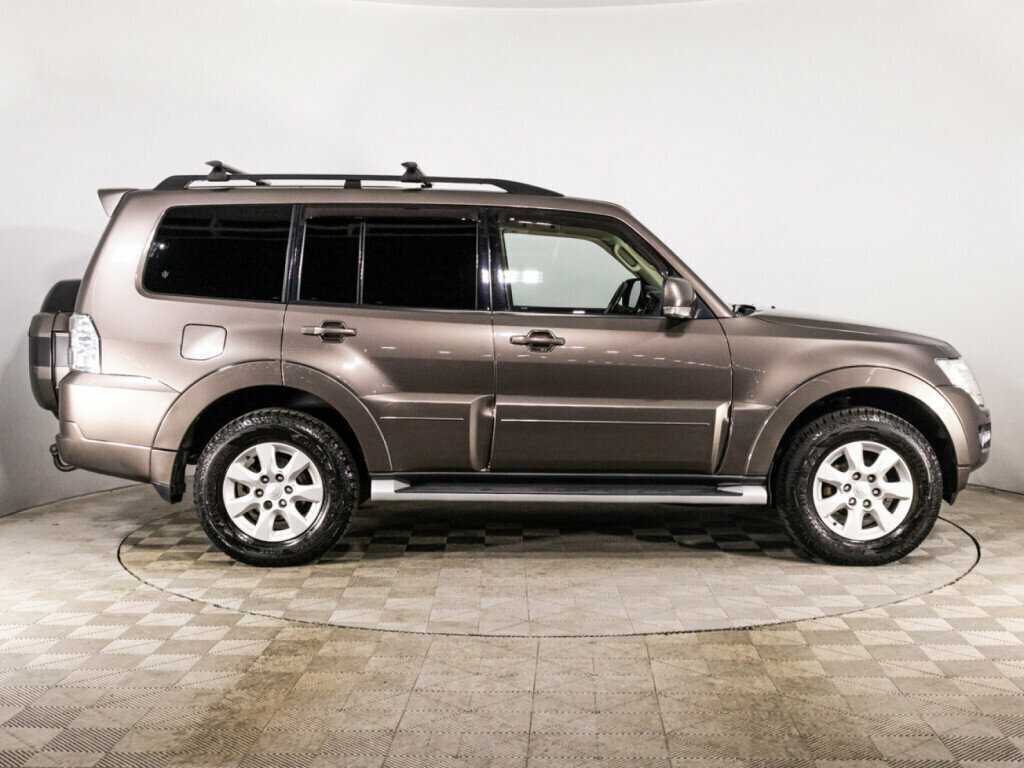 Mitsubishi Pajero 2014