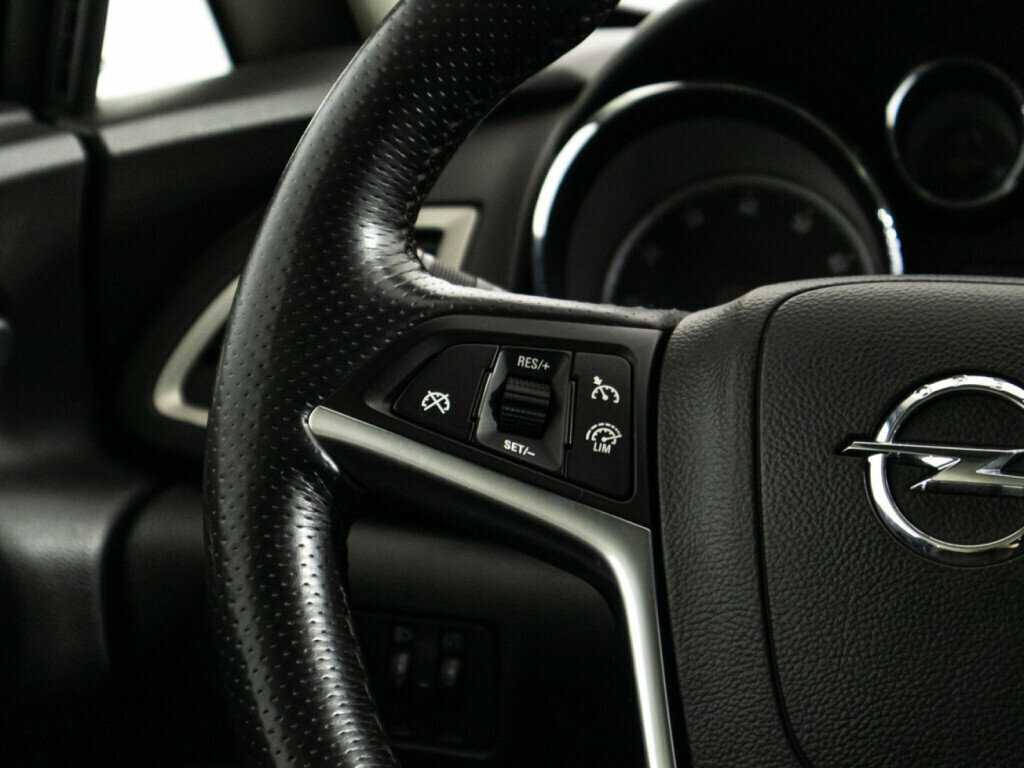 Opel Astra 2012