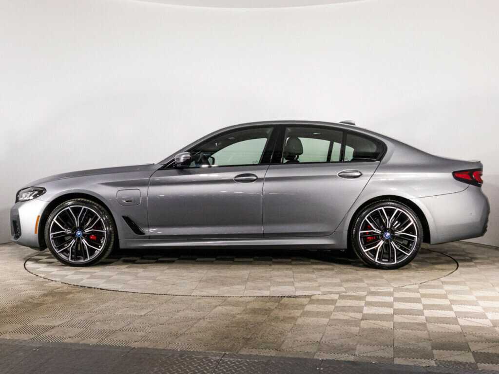 BMW 5 серии 2022