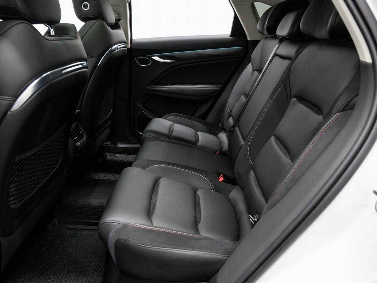 Geely Tugella 2021