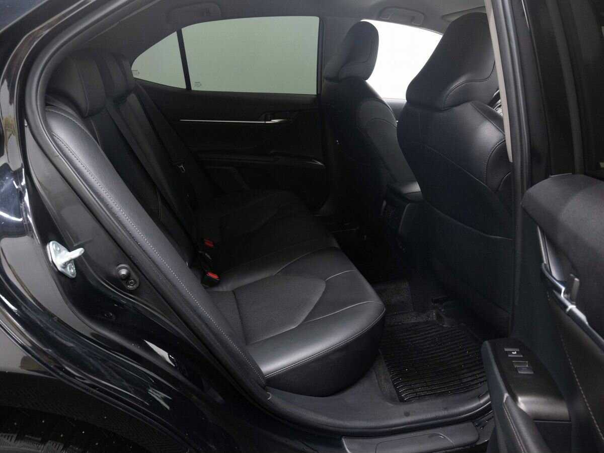 Toyota Camry 2021