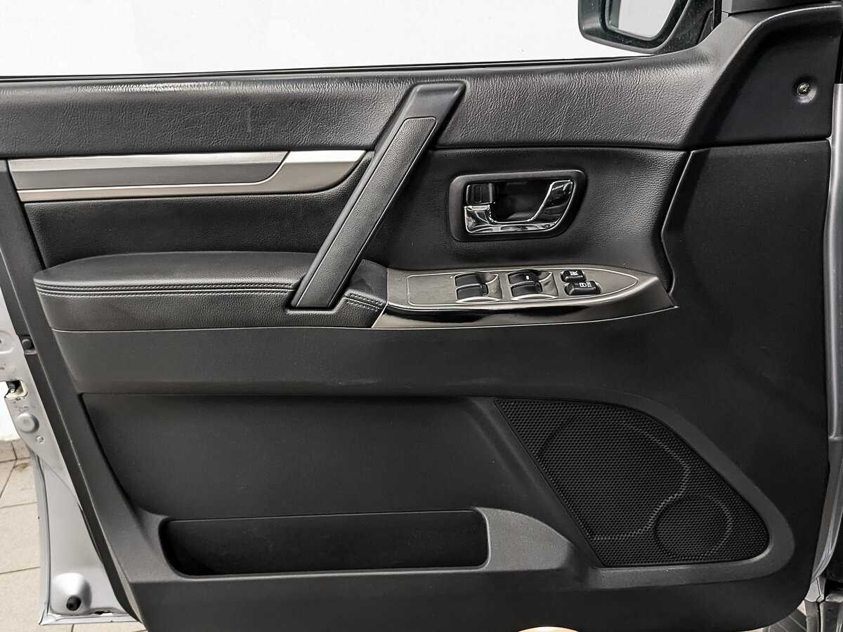 Mitsubishi Pajero 2014