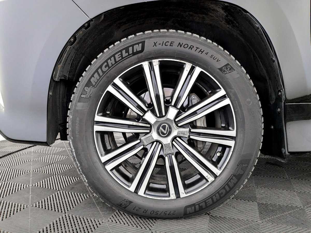 Lexus LX 2020