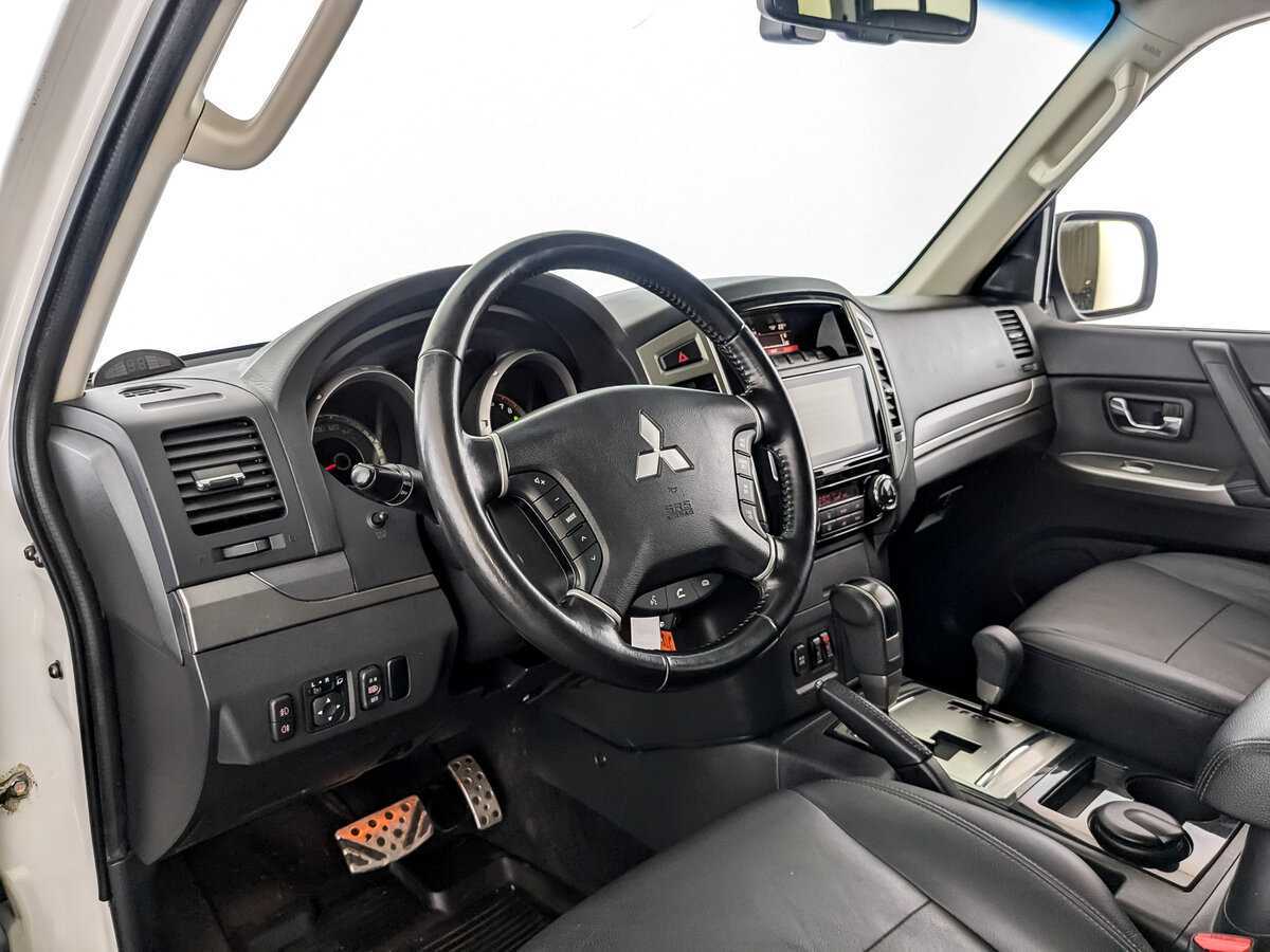 Mitsubishi Pajero 2019
