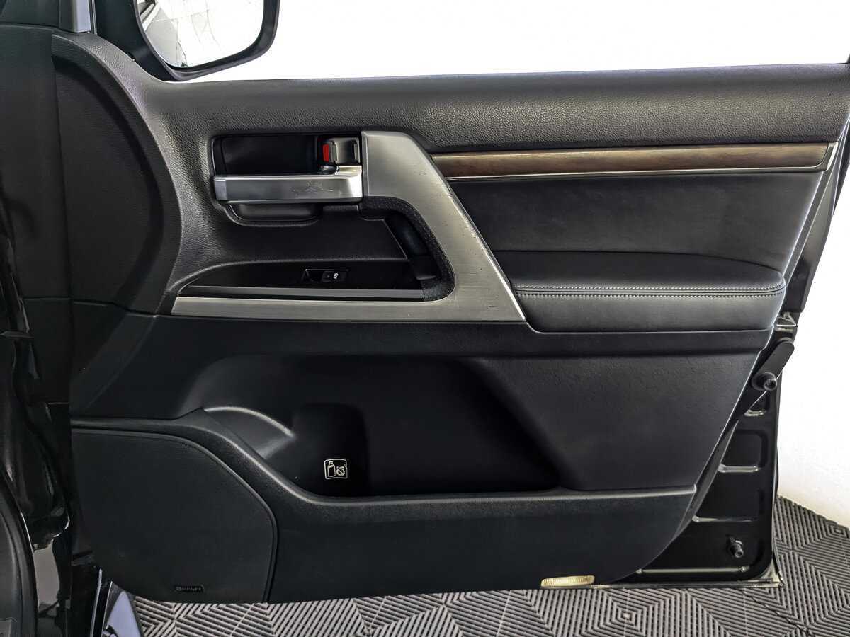 Toyota Land Cruiser 2016