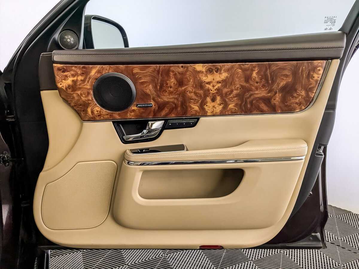 Jaguar XJ 2012
