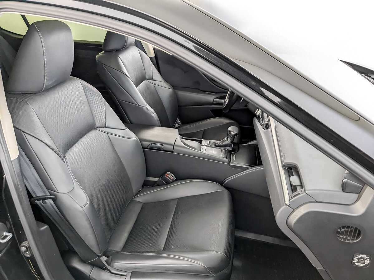 Lexus ES 2021